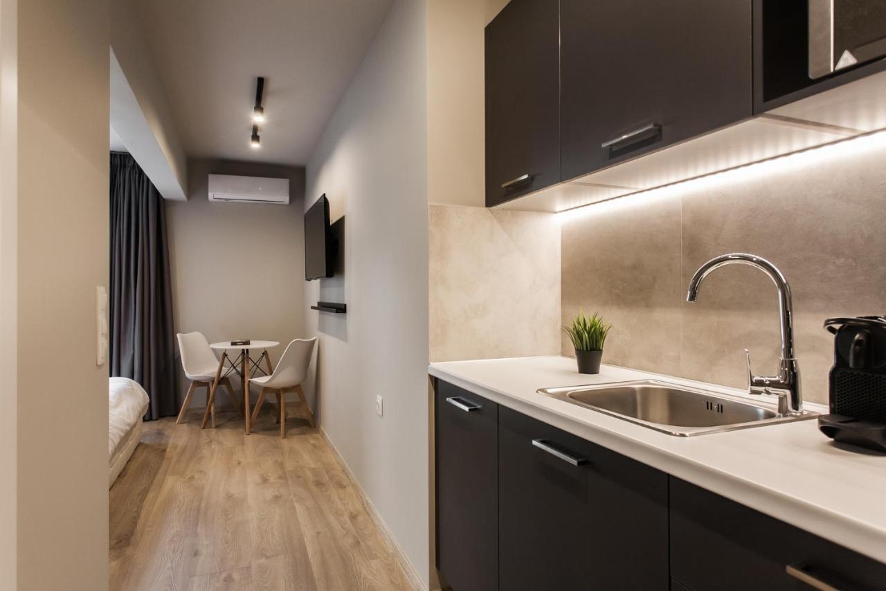 Wyz Piraeus Aparthotel Exteriör bild