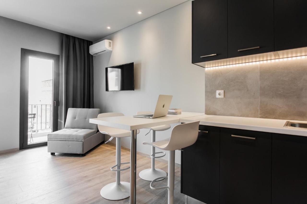 Wyz Piraeus Aparthotel Exteriör bild