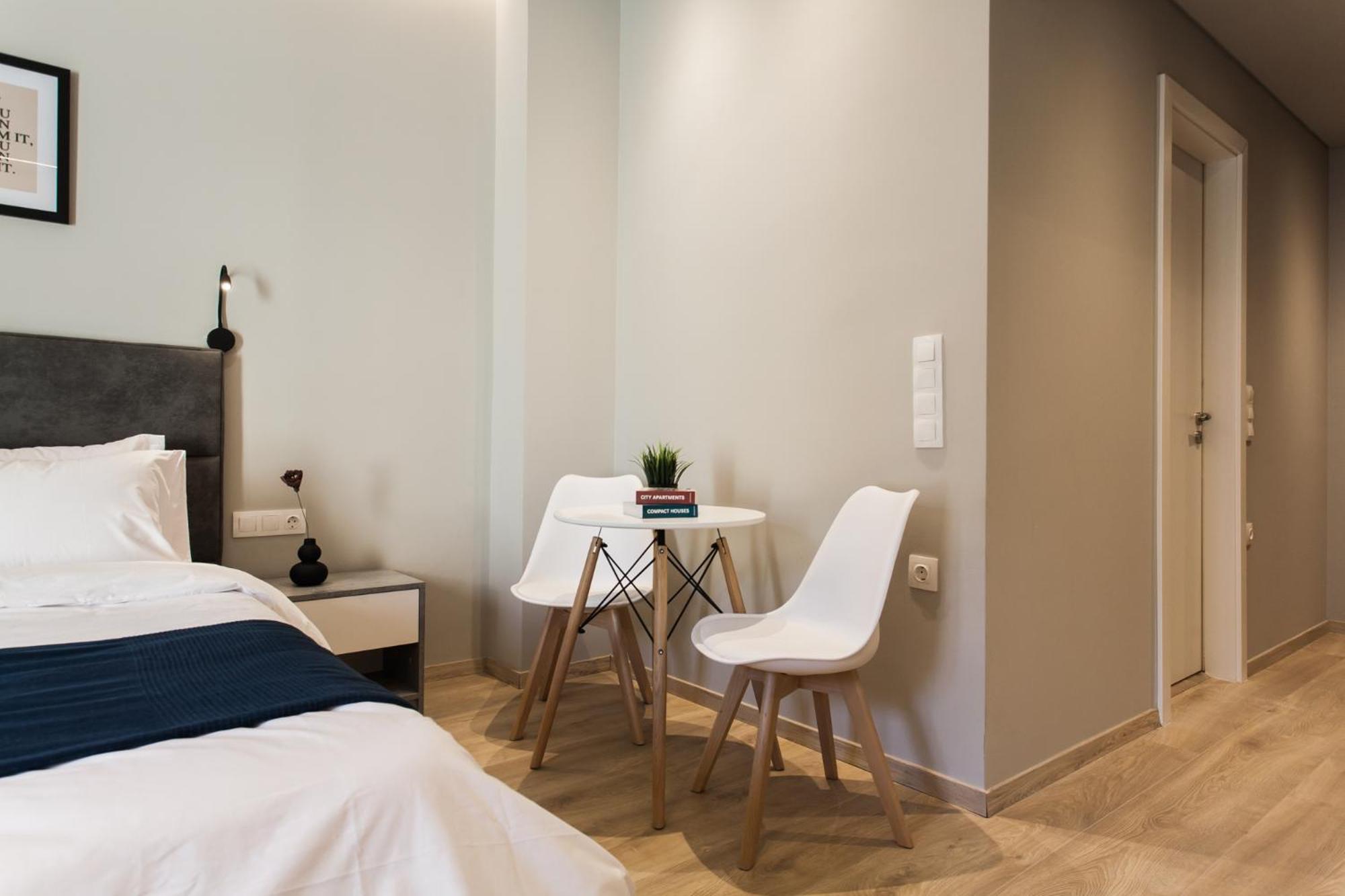 Wyz Piraeus Aparthotel Exteriör bild